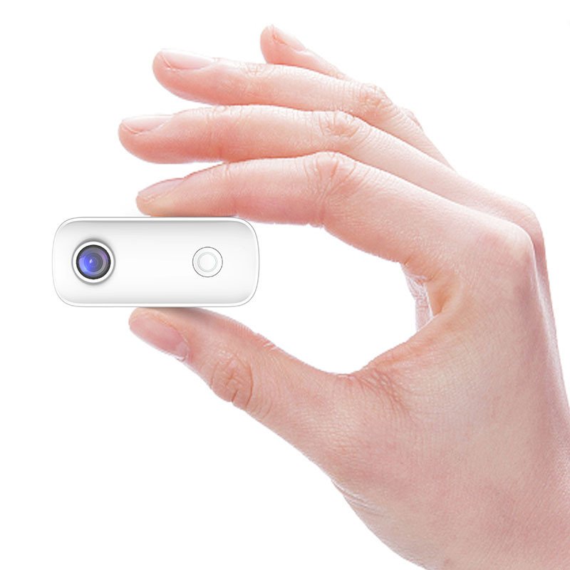 Action camera diving under the camera – Image 2