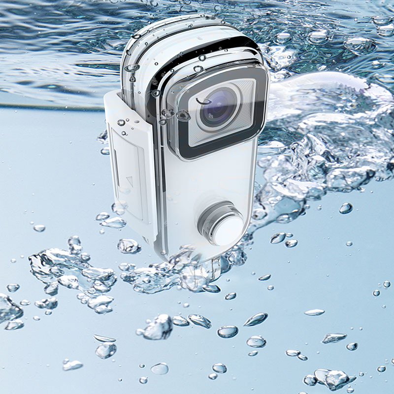 Action camera diving under the camera – Image 3